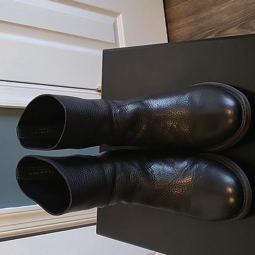 Tory Burch Black Leather Boots Size 8